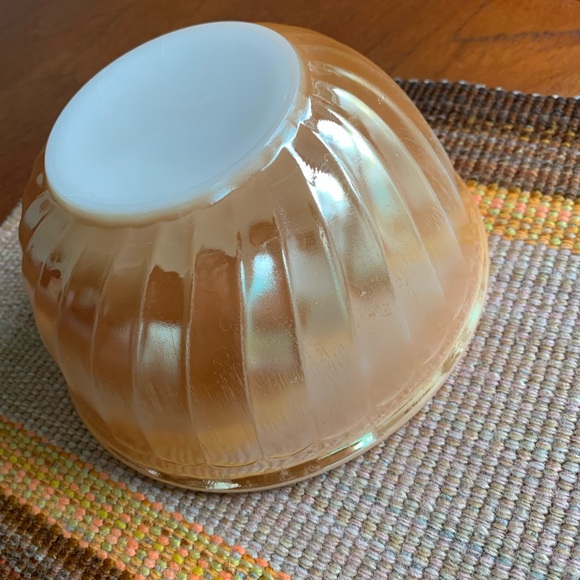 Vintage Fire King Peach Lustre Milk Glass Bowl - Picture 4 of 5